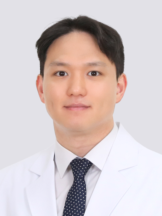 김동석